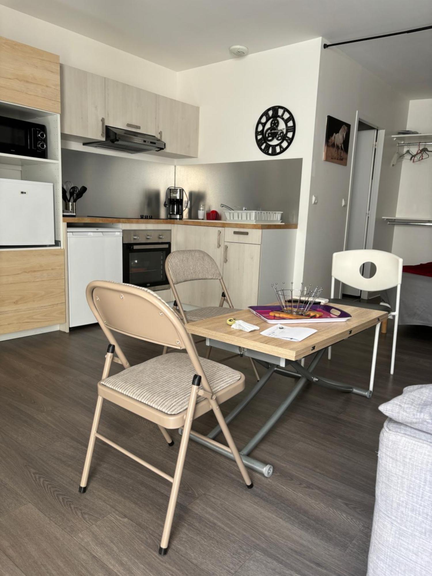 Grand Studio Confortable Et Spacieux Avec Terrasse Villeneuve-les-Maguelonne Luaran gambar